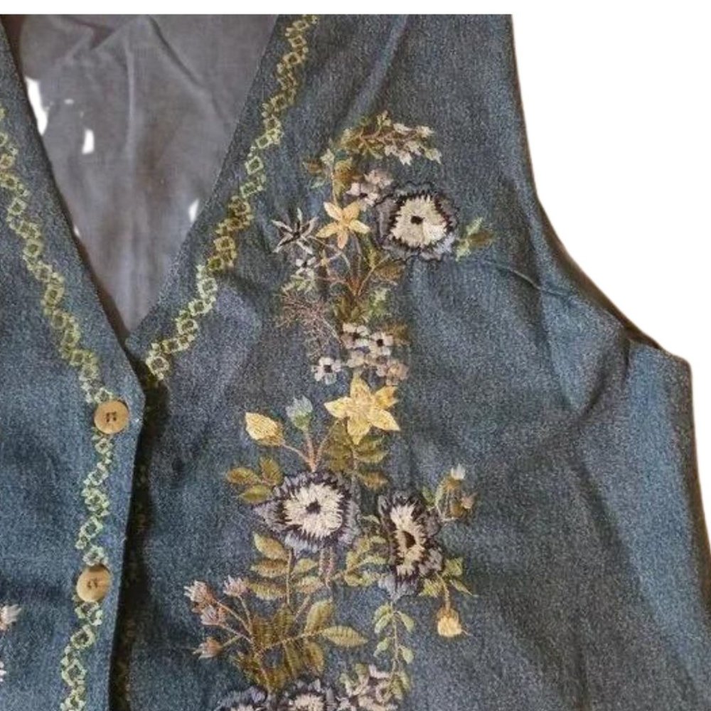 Woman's Embroidered Jean vest Sz.L